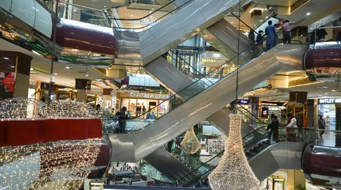 Markets, Malls to Close Early at 8 PM Nationwide Amid Fuel Crisis